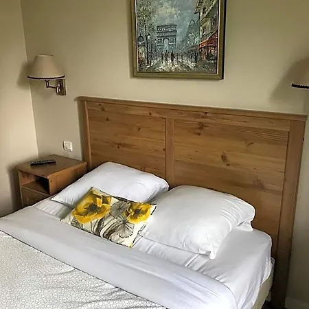 Hotel Au Bord Du Lac Saint-Remy-les-Chevreuse