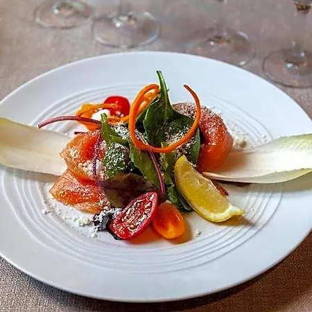 Logis & Restaurant - Au Bord Du Saint-Rémy-lès-Chevreuse