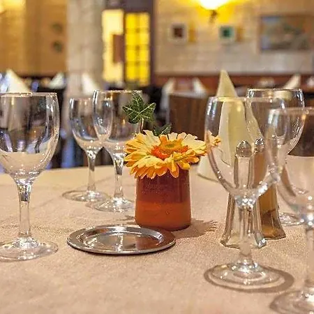 Logis & Restaurant - Au Bord Du Hotel Saint-Rémy-lès-Chevreuse