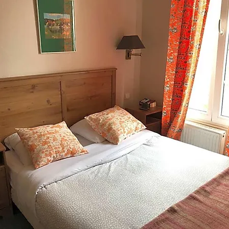 Hotel Logis & Restaurant - Au Bord Du Saint-Rémy-lès-Chevreuse
