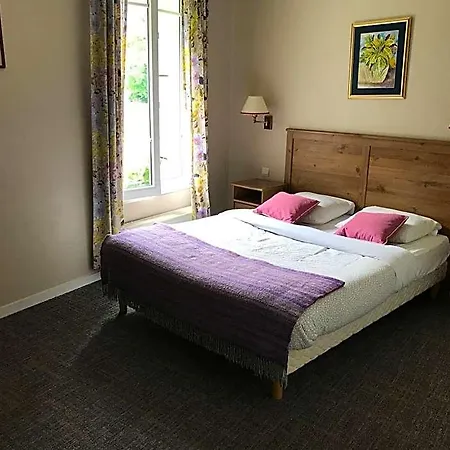 Logis & Restaurant - Au Bord Du Hotel